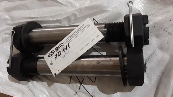 70111 Болт з гайкою M40X230 10,9 MORO ARATRI